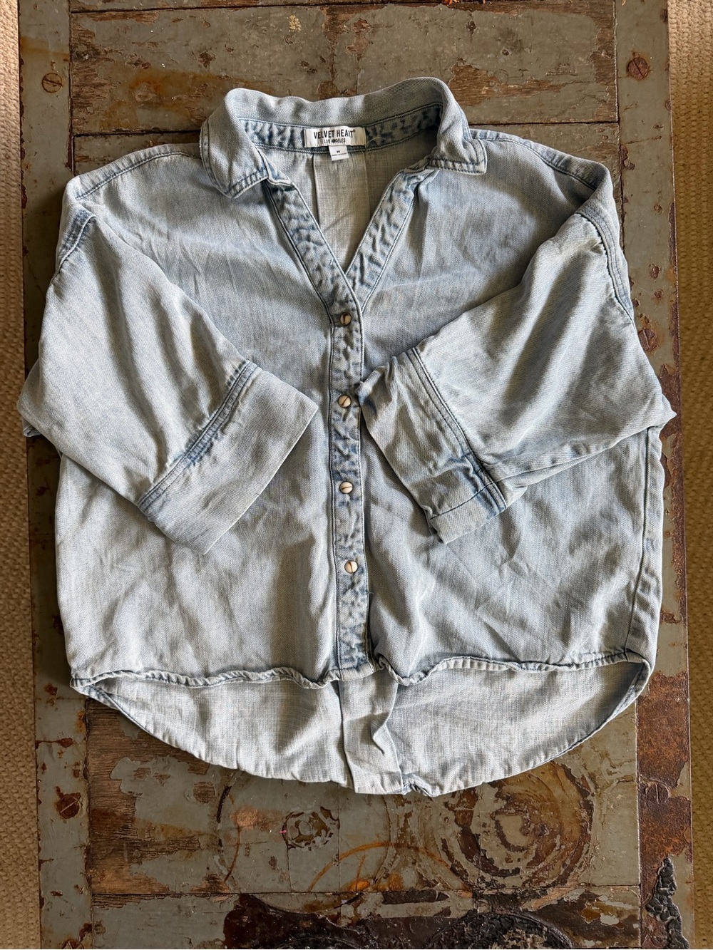 Velvet Heart Light Blue Denim Snap Button-Front Shirt w Elbow Length Sleeves